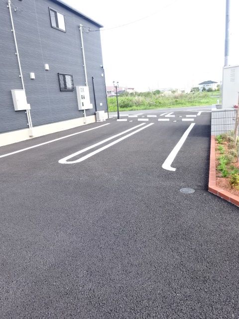 【鹿嶋市平井東のアパートの駐車場】