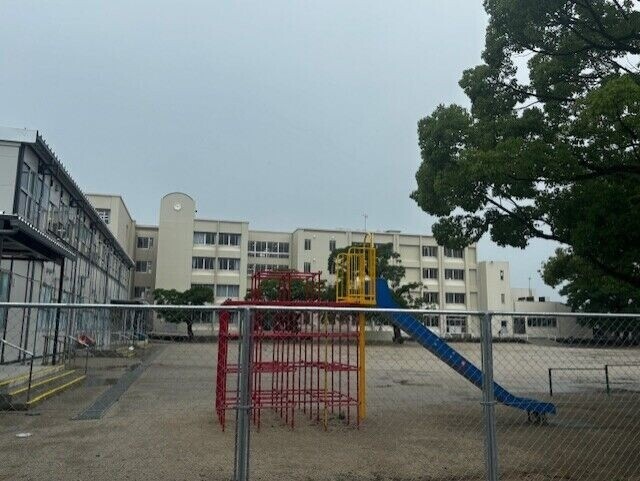 【吉村ビルの小学校】