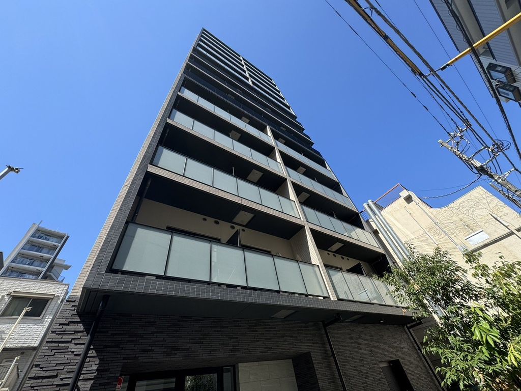 【川崎市高津区溝口のマンションの建物外観】