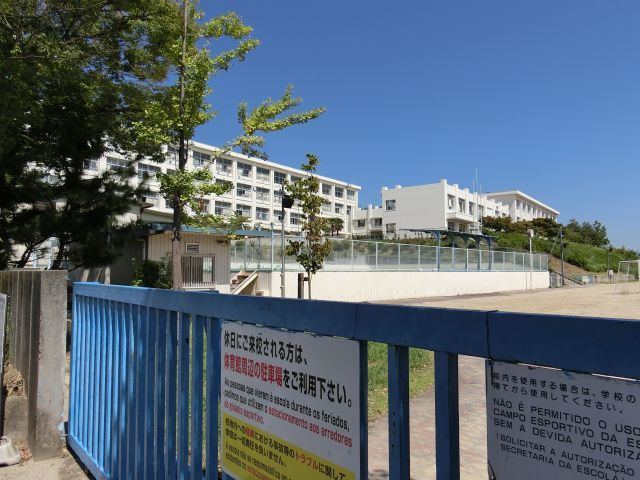 【クリスタル・メゾンの小学校】