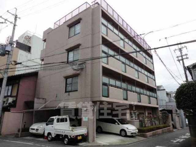 京都市北区平野宮本町のマンションの建物外観