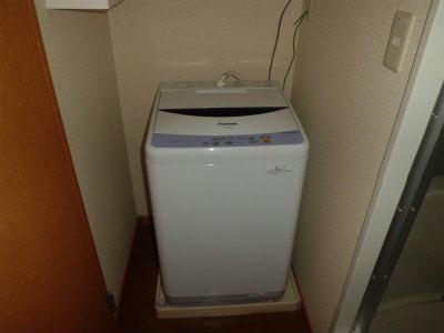 その他　全自動洗濯機付。