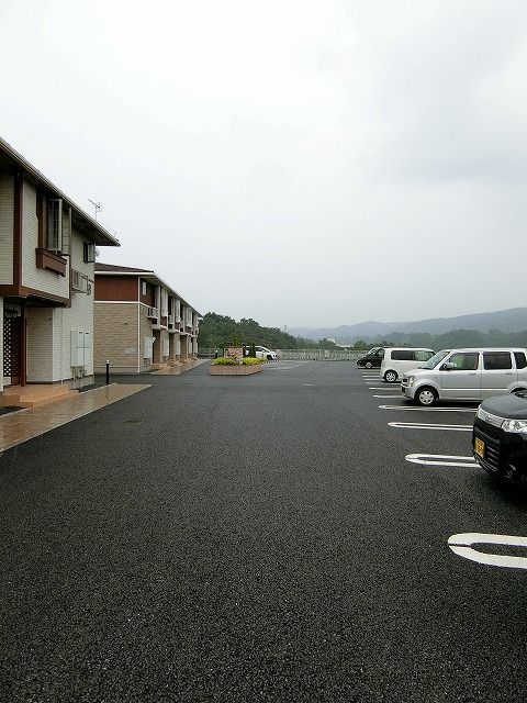 【秩父市阿保町のアパートの駐車場】