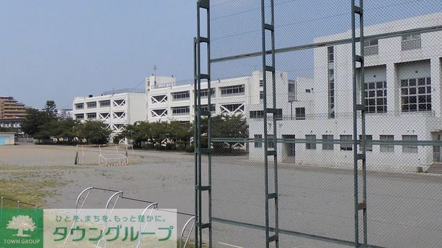 【Ｂｒｉｌｌｉａ　聖蹟桜ヶ丘　ＢＬＯＯＭＩＮＧ　ＴＥＲＲＡＣＥの中学校】