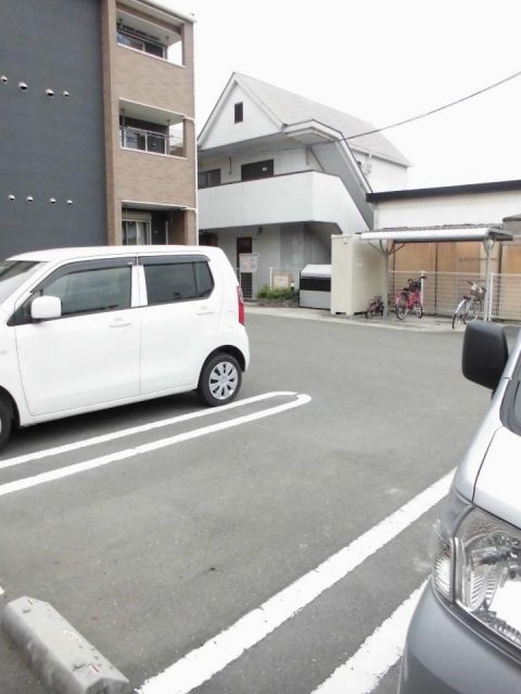 【ヴィクトリーの駐車場】