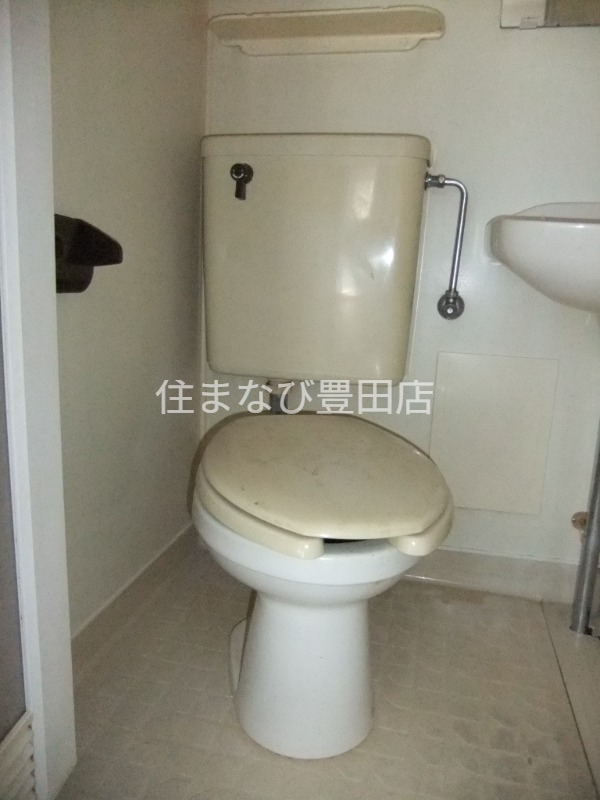 トイレ　清掃前