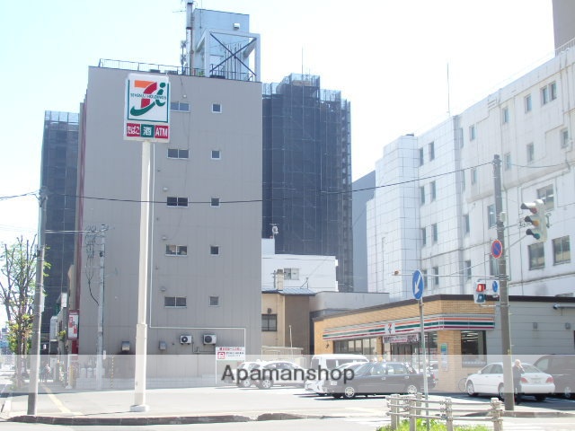 コンビニ　セブンイレブン（コンビニ）まで142m