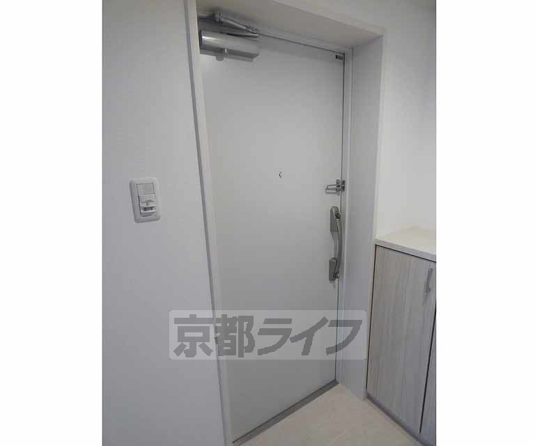 その他設備　きれいなドアです。