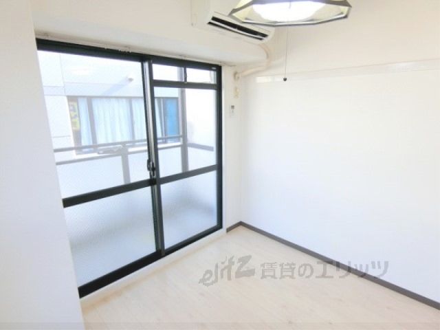 居室・リビング　洋室