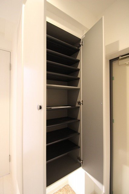 収納　同物件、別号室の写真