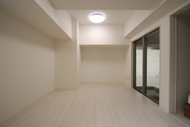 居室・リビング　同物件、別号室の写真