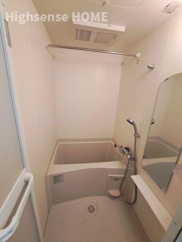 バス・シャワールーム　落ち着いた空間のお風呂です