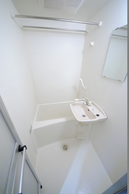 バス・シャワールーム　写真は３０１号室