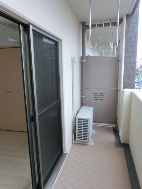 バルコニー　広々バルコニー