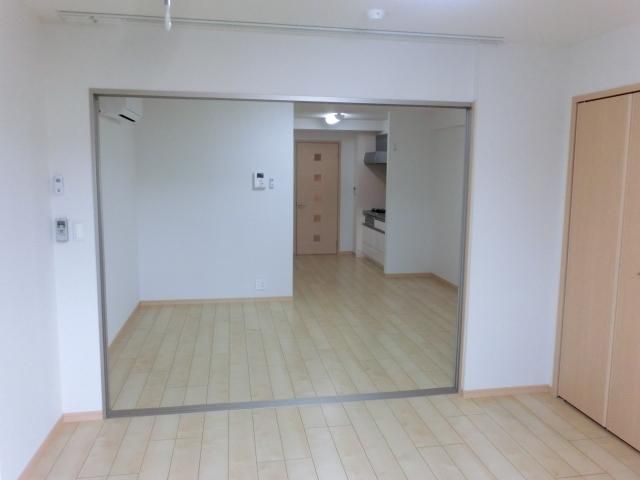 居室・リビング　6.3帖洋室、11.3帖ＬＤＫ