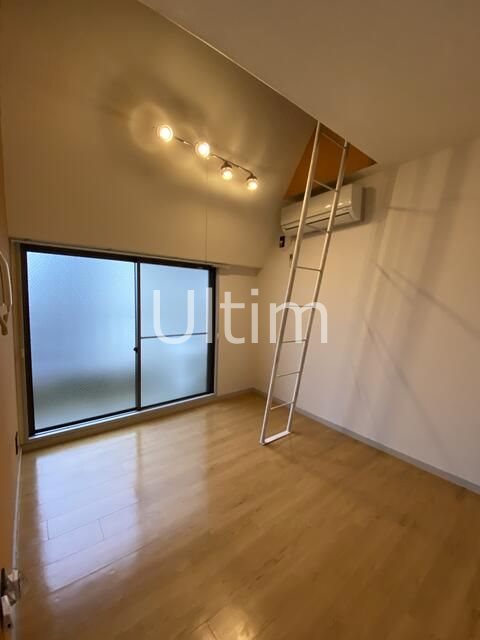 居室・リビング　室内