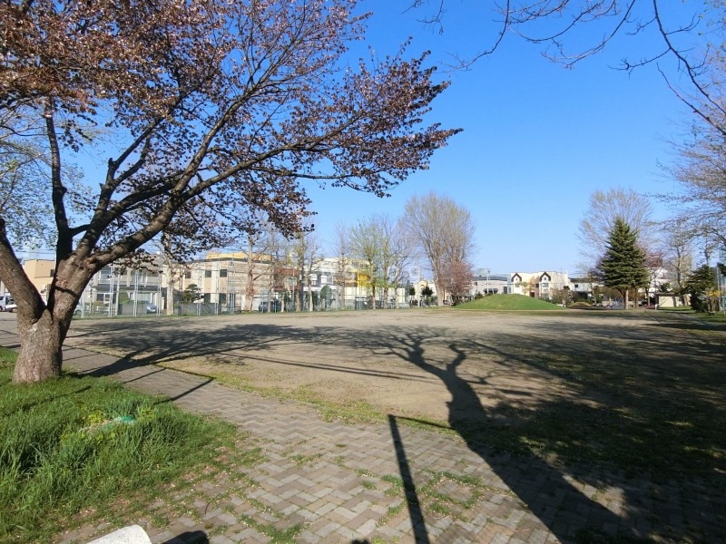 公園　こなみ公園（公園）まで454m