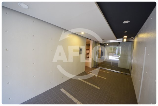 エントランス　カーサヴィヴァーチェ　エントランス