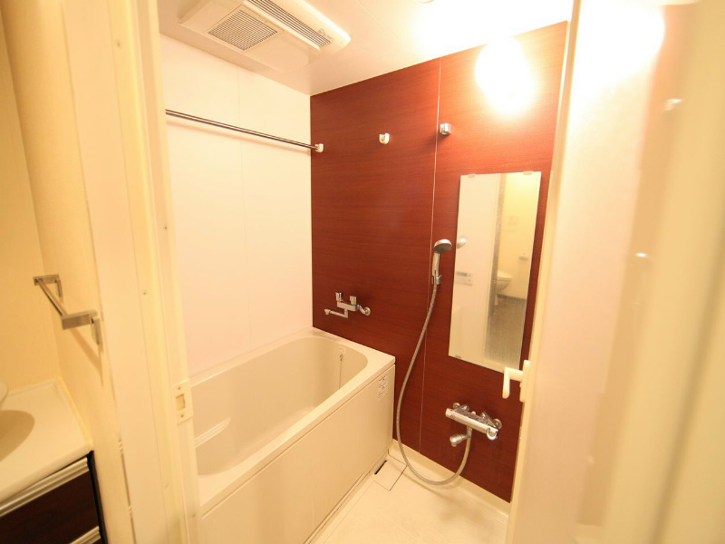 バス・シャワールーム　浴室暖房乾燥機付　24時間換気機能　お湯はり機能付バスルーム