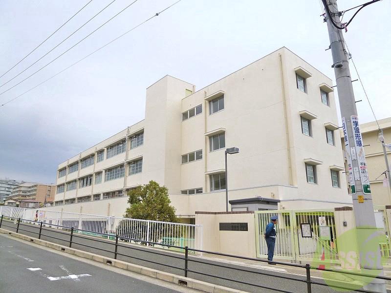 小学校　南山田小学校（小学校）まで732m