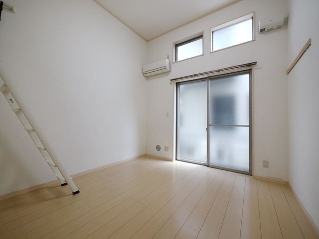 居室・リビング　★きれいな洋室★