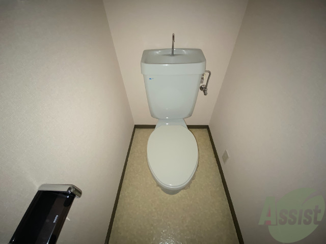 トイレ　トイレとお風呂が別なので清潔に使えて嬉しいですね。