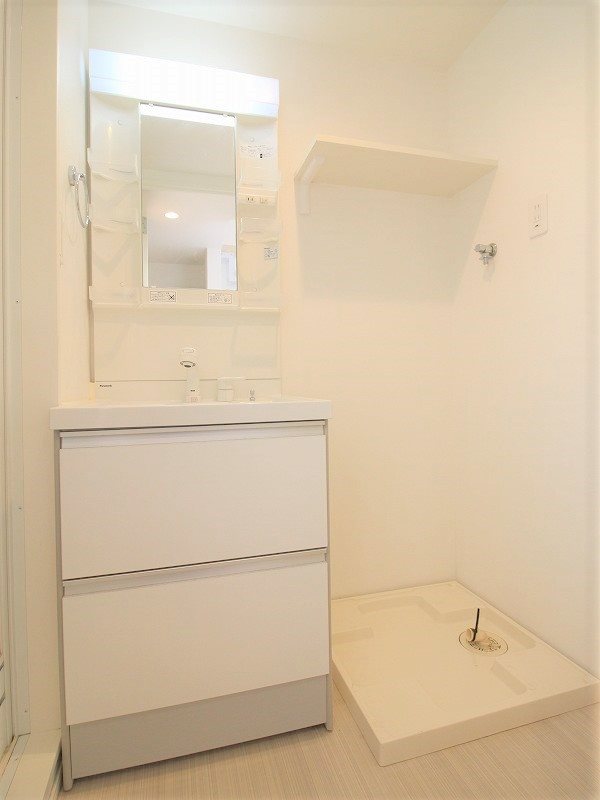 洗面設備　同室タイプ掲載のため、現況を優先します。