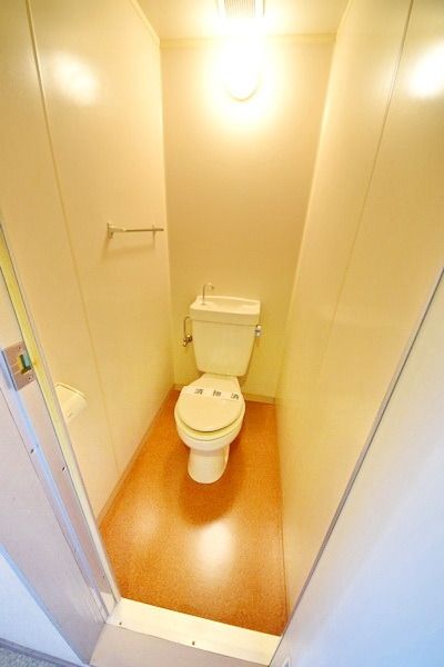 トイレ　★お部屋探しは株式会社タウンハウジング東京まで★