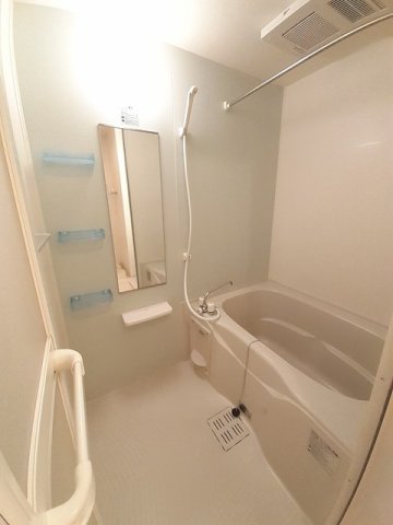 バス・シャワールーム　ゆったり過ごせるお風呂です
