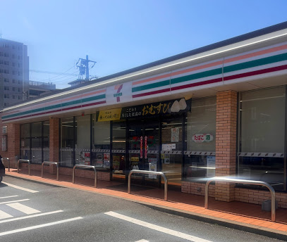 コンビニ　セブンイレブン三原港町店（コンビニ）まで365m
