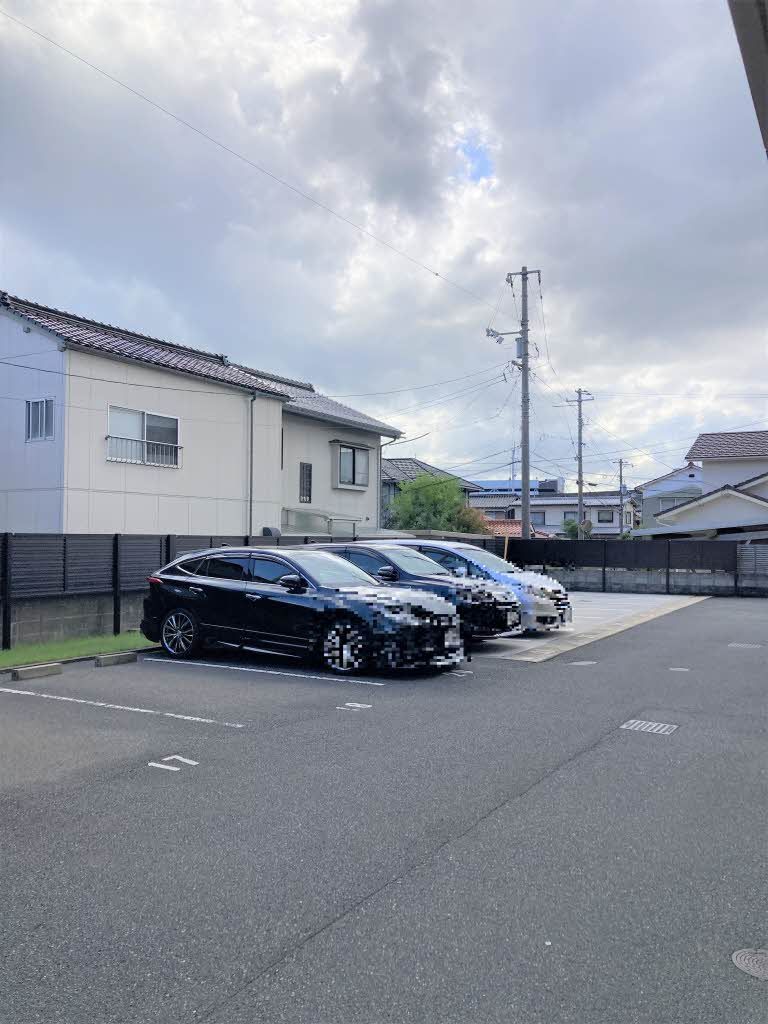 駐車場　屋根なし駐車場