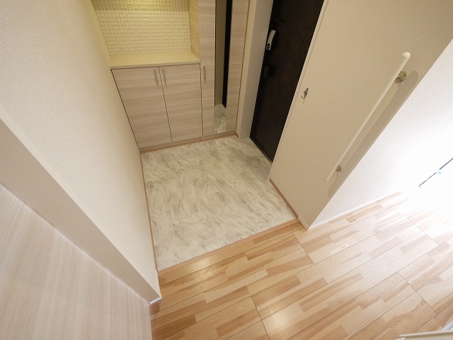 玄関　収納もある玄関です