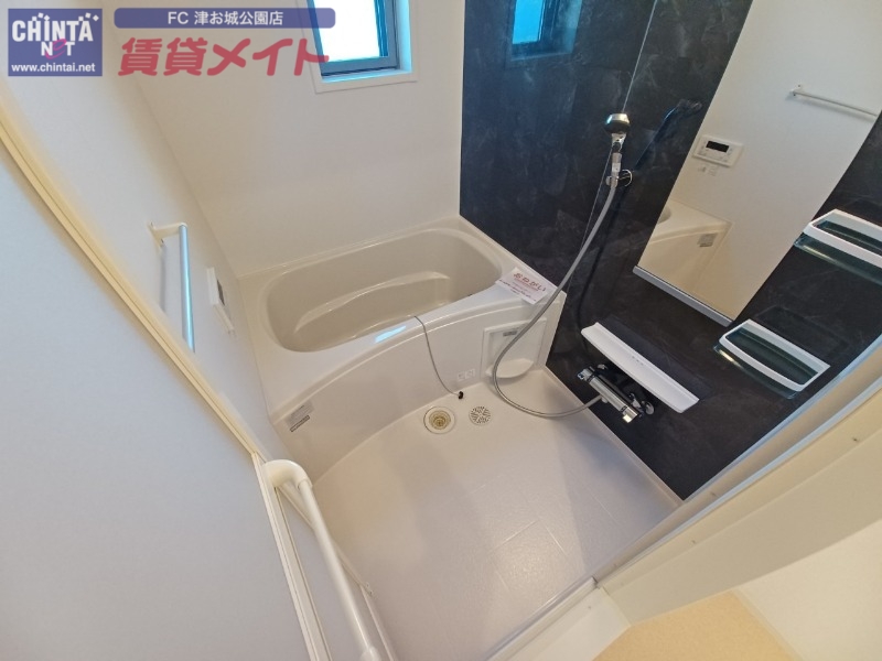 バス・シャワールーム　同型参考写真
