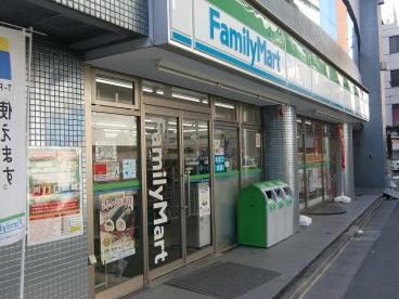 コンビニ　ファミリーマート（コンビニ）まで60m