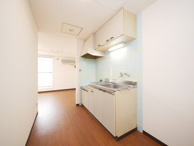 キッチン　※写真は別号室です。