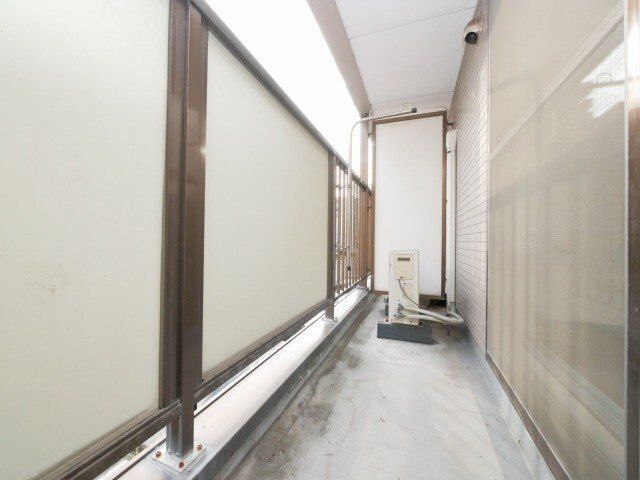 バルコニー　※写真は別号室です。