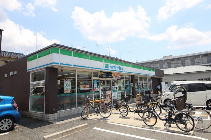 コンビニ　ファミリーマート京都御前太子道店（コンビニ）まで140m