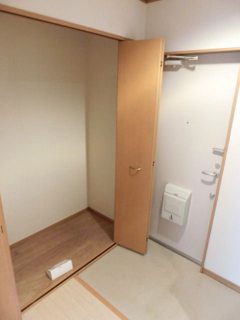 玄関　広々玄関スペース