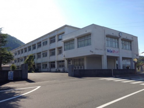 中学校　高島市立高島中学校（中学校）まで1743m