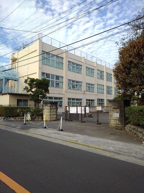 小学校　福生市立第三小学校（小学校）まで450m