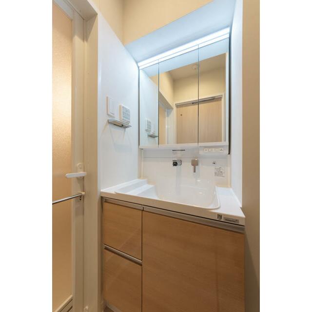 洗面設備　※写真は同タイプ住戸です。