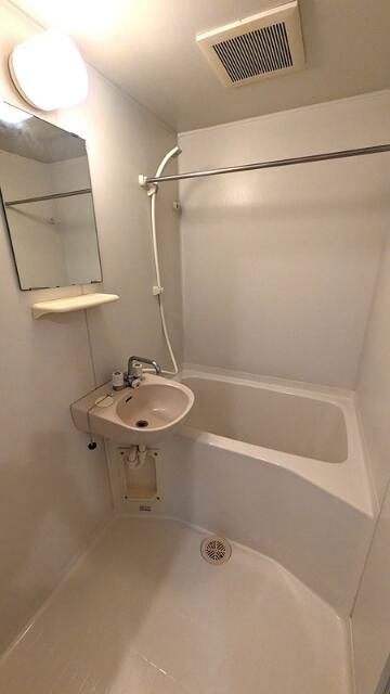 バス・シャワールーム　別部屋同間取