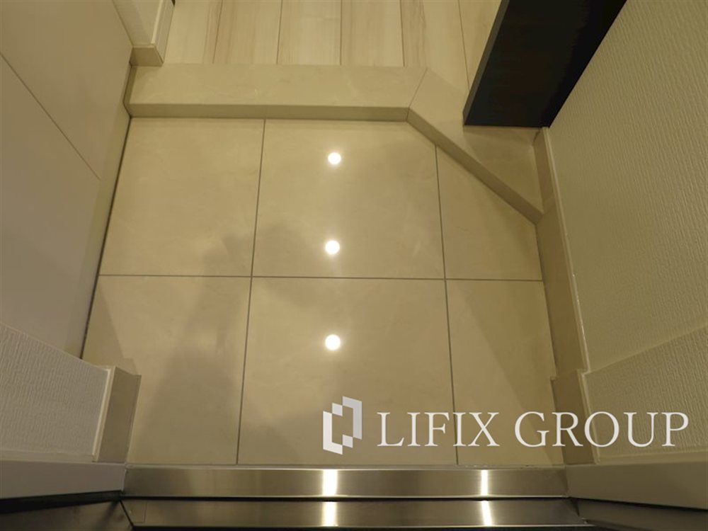HY s LIAISONの玄関写真