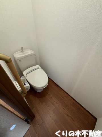 トイレ　反転タイプのお部屋です（現況を優先します）