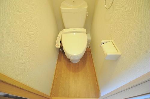 トイレ　温水洗浄便座付き