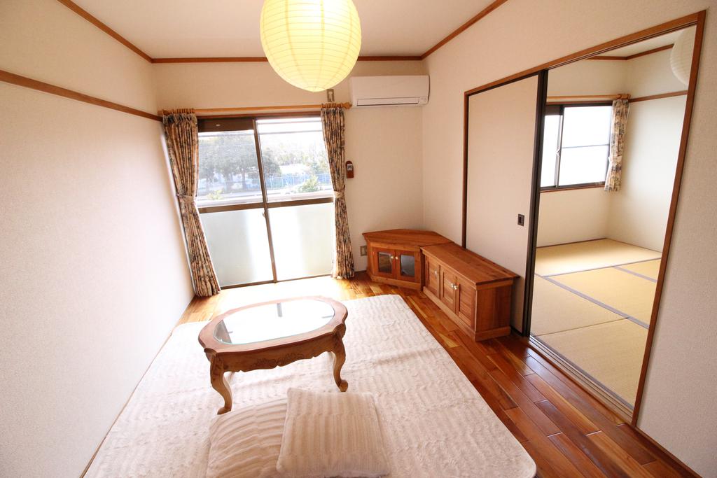 居室・リビング　洋室・エアコン＆照明器具付き（写真は別室）