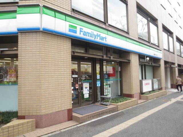 コンビニ　ファミリーマート（コンビニ）まで160m