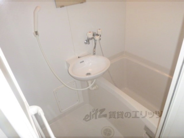 バス・シャワールーム　バス