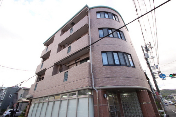 広島市西区福島町のマンションの建物外観
