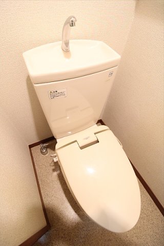 【杉並区高井戸西のマンションのトイレ】